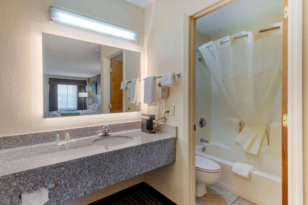 Quality Inn Ashburn Eksteriør billede